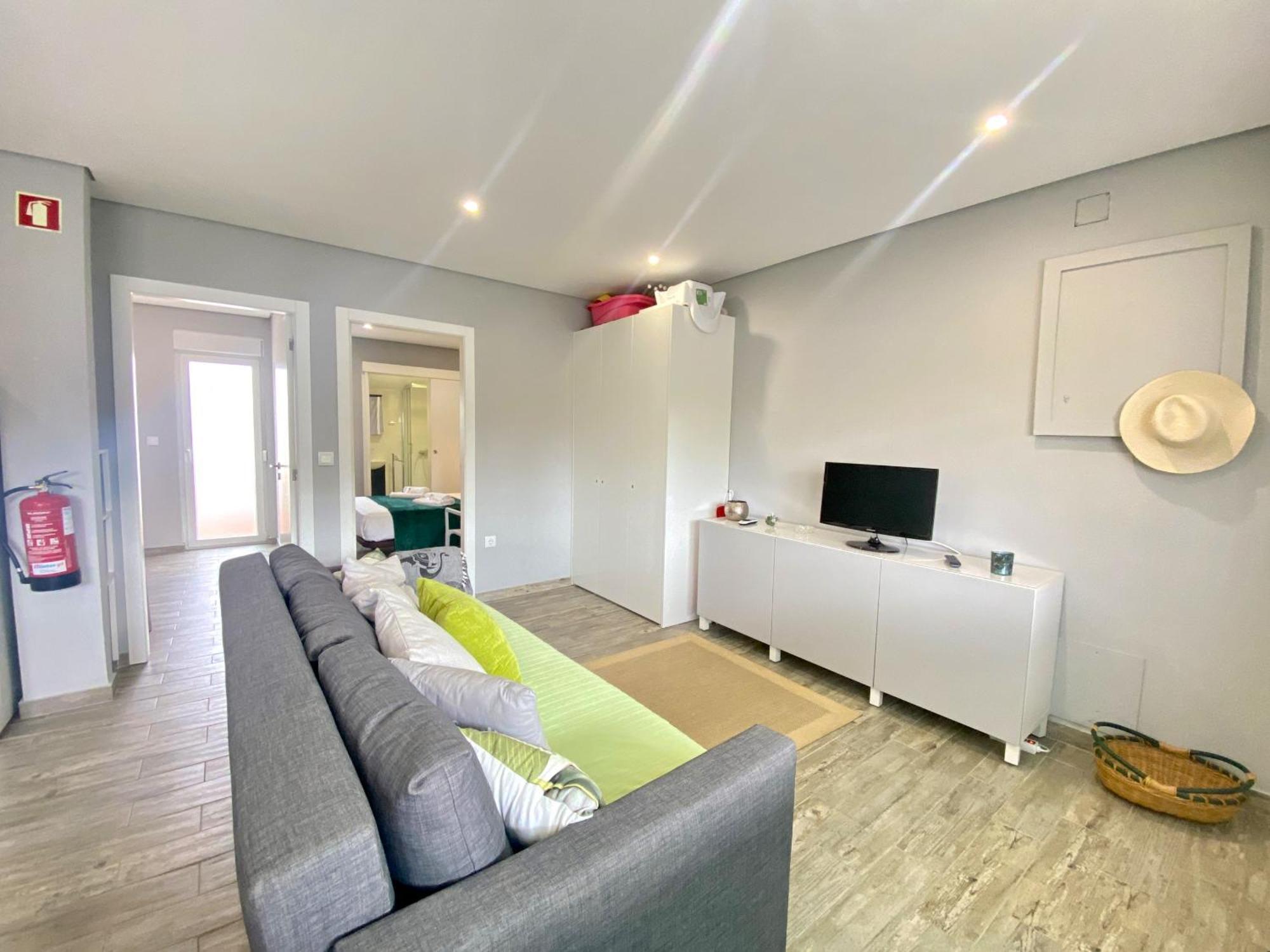 Quarteira Stylish 2 By Homing Apartment ภายนอก รูปภาพ